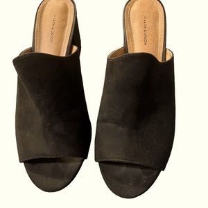 Women Shoes size 8 Black suede wore 1x